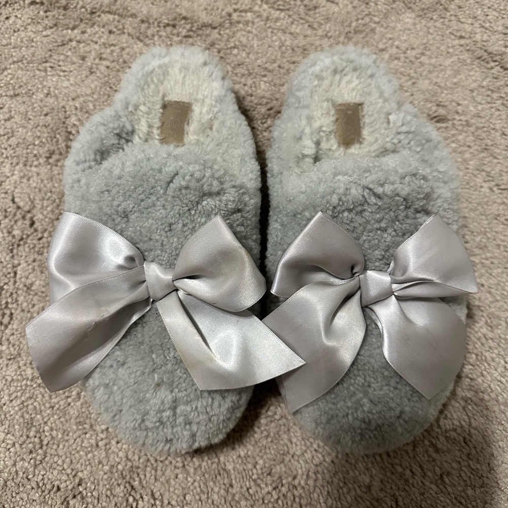 UGG Addison slippers